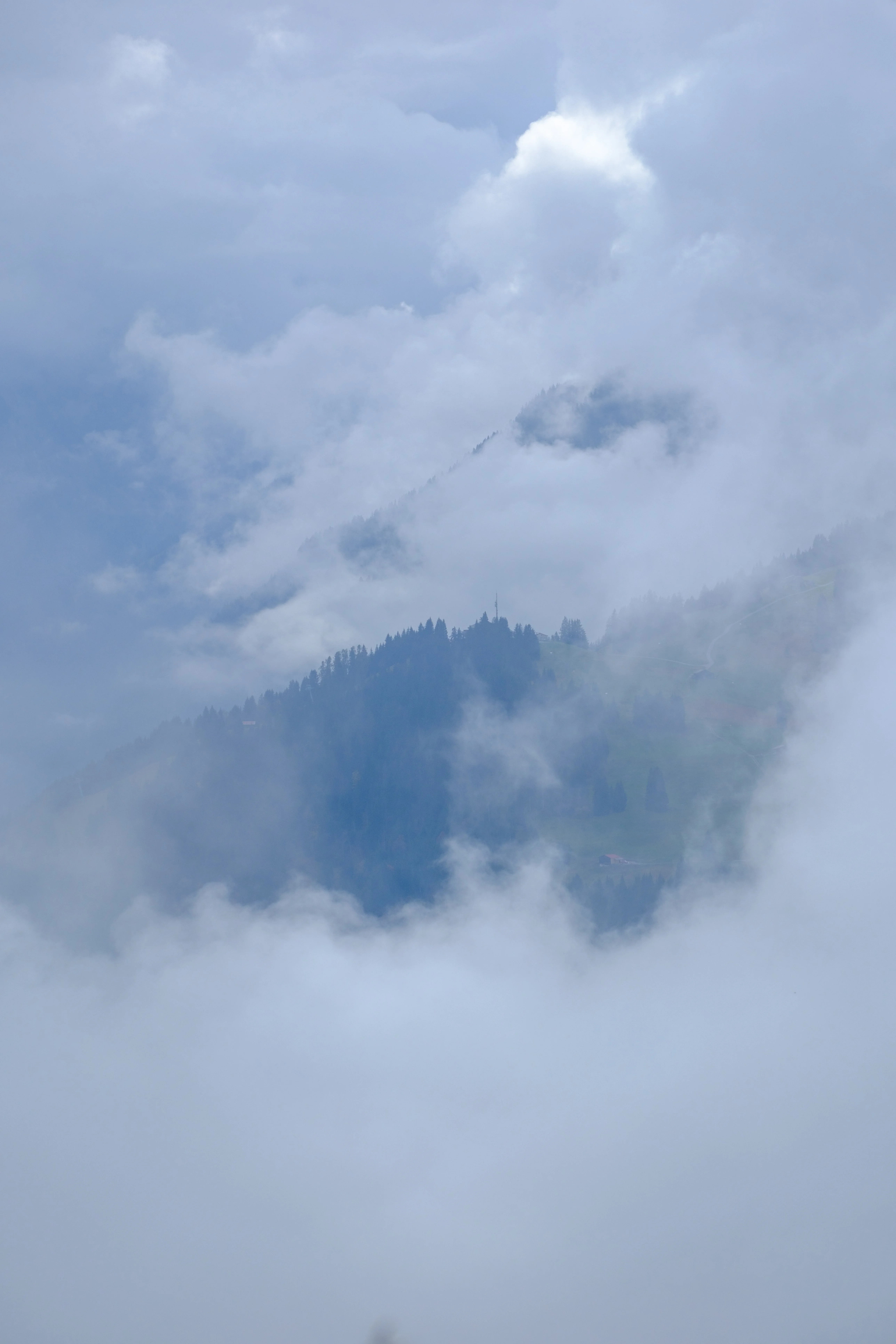 127mm · f/5 · 1/1500s · ISO 125
FUJIFILM X-T5 · XF70-300mmF4-5.6 R LM OIS WR · Oct 23, 2024
Misty mountains and dense forests in Saanen, Switzerland.
Saanen, Switzerland
© Brandon Cook