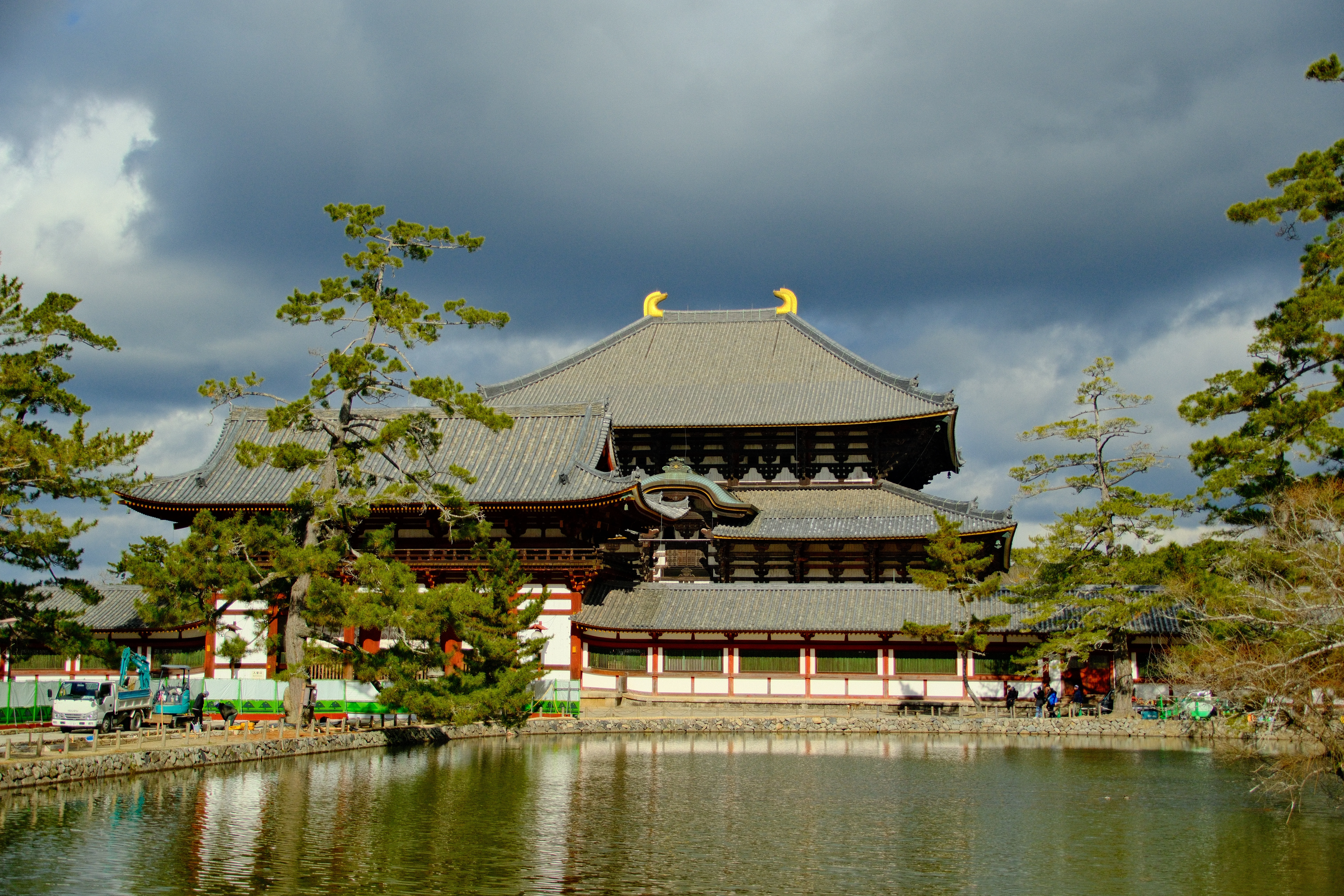 32mm · f/4.5 · 1/3500s · ISO 500
FUJIFILM X-T5 · 16-300mm F3.5-6.7 DC OS | Contemporary 025 · Jan 8, 2026
Grand Japanese temple reflected in a pond under stormy skies.
Nara, Japan
© Brandon Cook